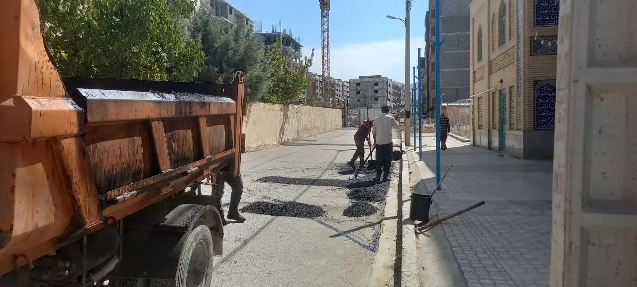 ترمیم و آسفالت در بلوار فدائیان اسلام 